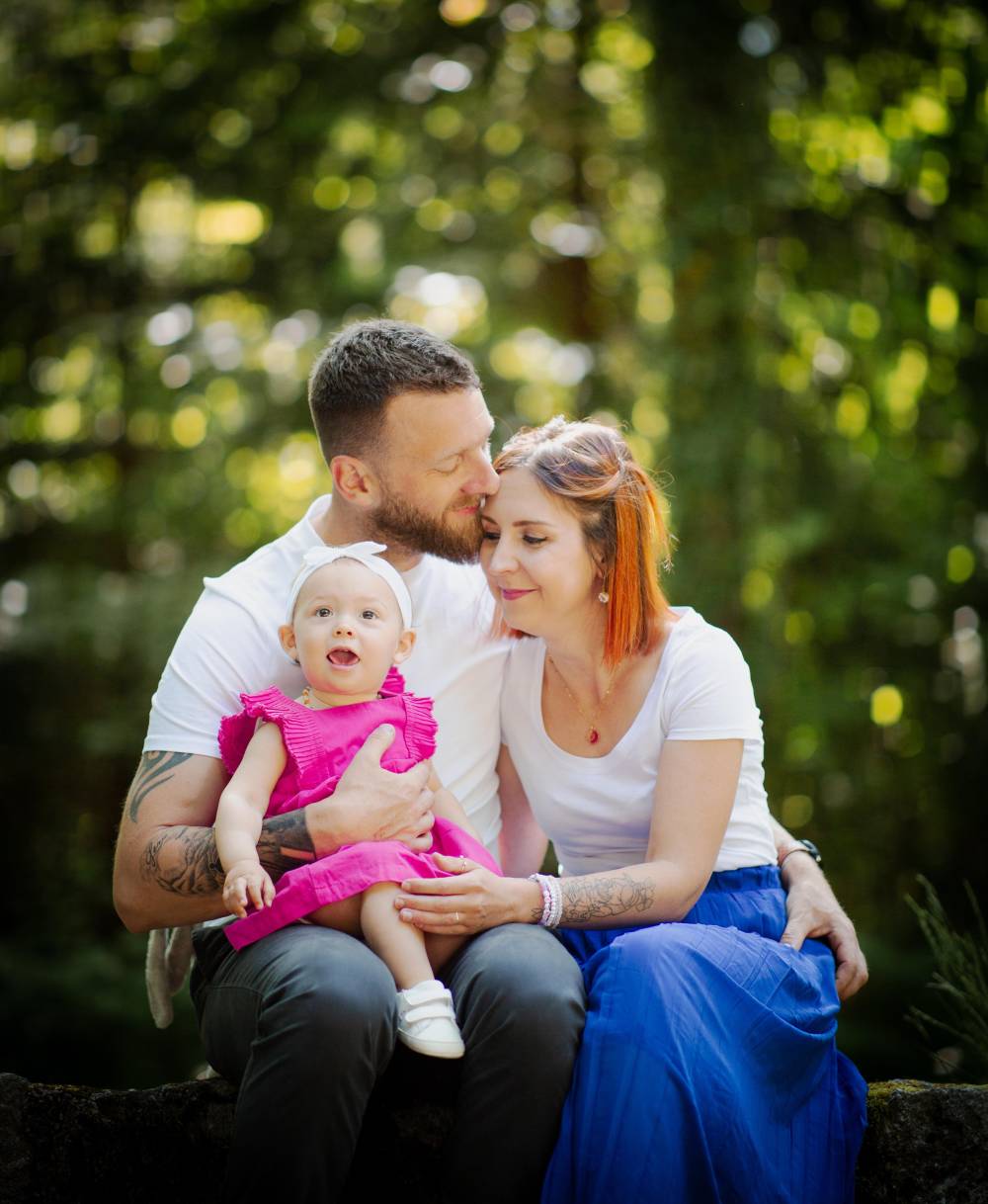 Pauline Clair photographe vosges photographe gerardmer photographe fraize shooting portrait maman 2023 famille enfants futur maman frère et soeurs bébé portrait photo photographer alsace grossesse (14)