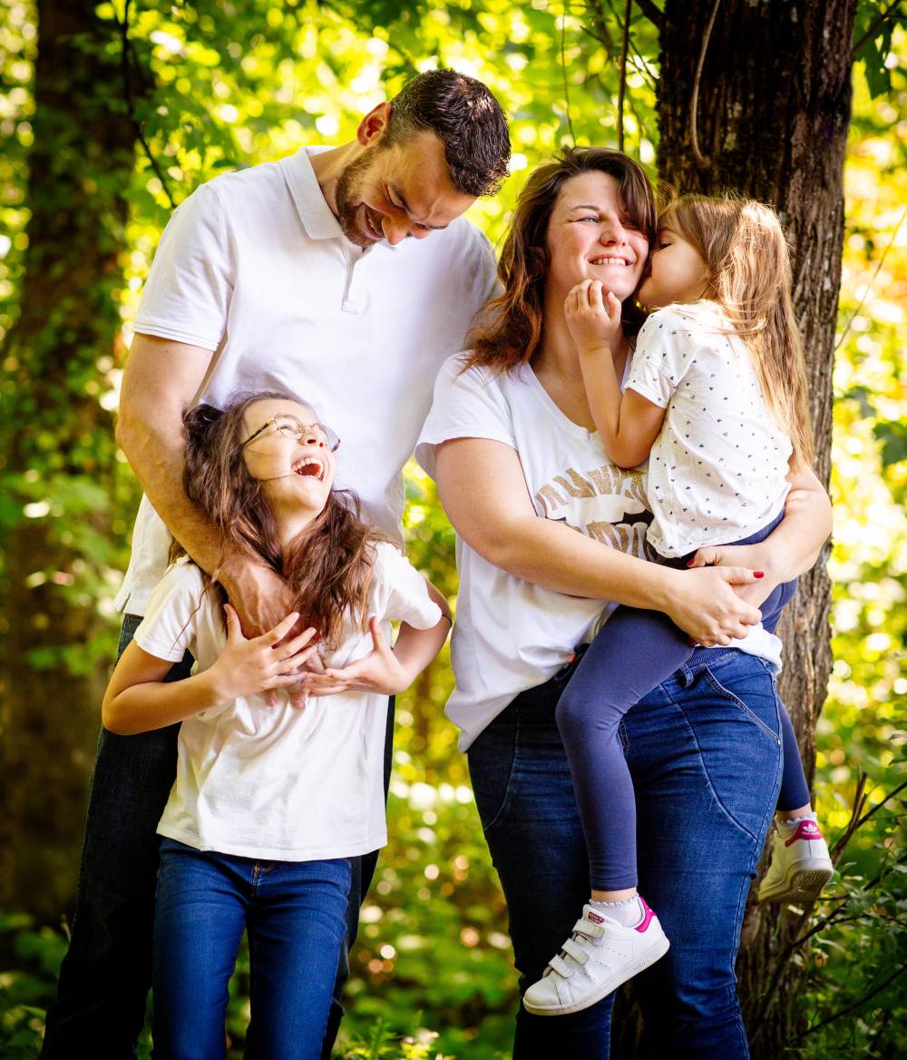 Pauline Clair photographe vosges photographe gerardmer photographe fraize shooting portrait maman 2023 famille enfants futur maman frère et soeurs bébé portrait photo photographer alsace grossesse (17)
